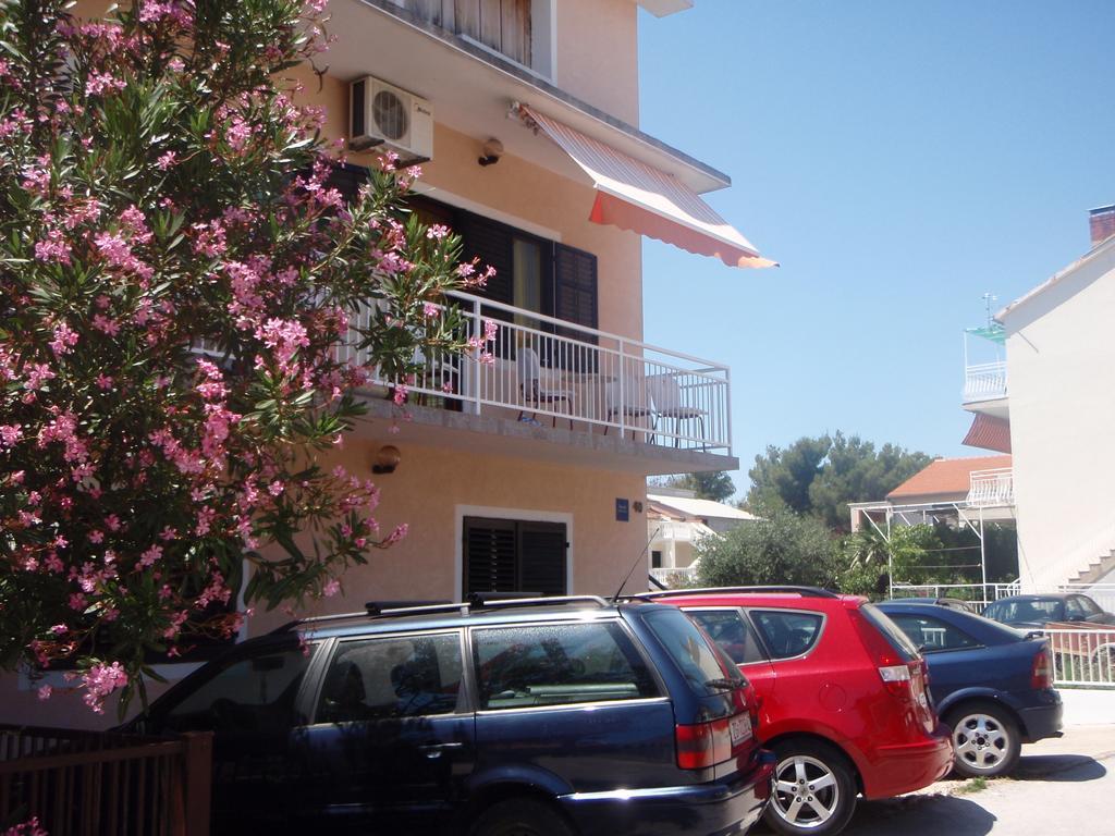 Apartments Nika Vodice Exterior photo